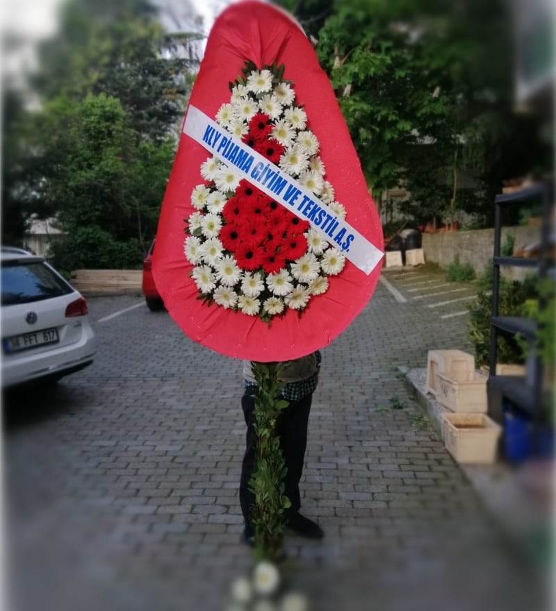 Klasik Kırmızı Beyaz Gerbera Açılış ve Tören Çelengi