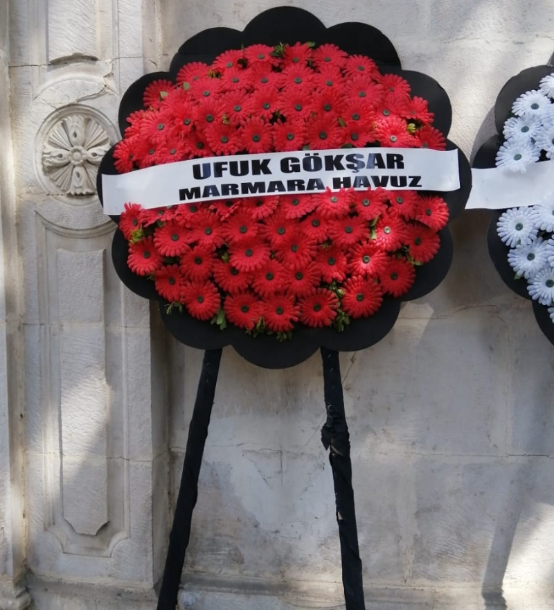 Klasik Kırmızı Gerbera Cenaze ve Taziye Çelengi