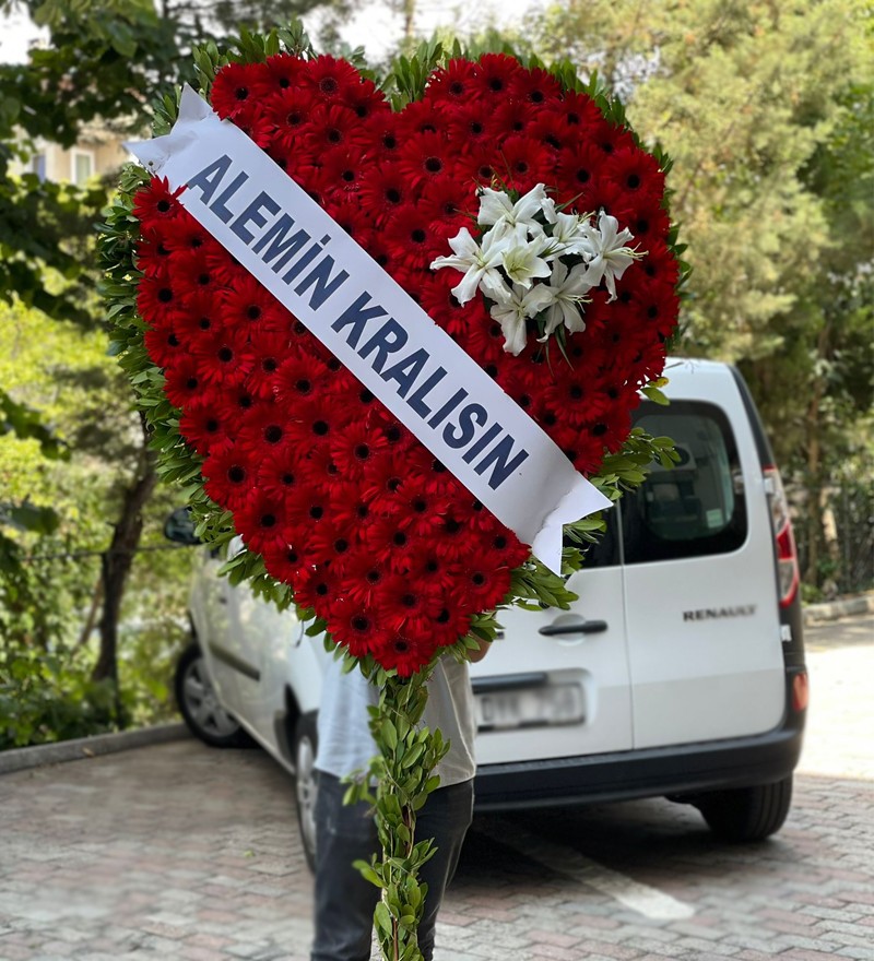 Romantik Kalp Şeklinde Düğün ve Nikah Çelengi