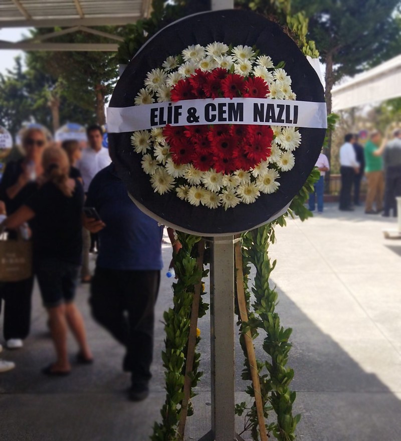 Prestij Kırmızı Beyaz Cenaze ve Taziye Çelengi