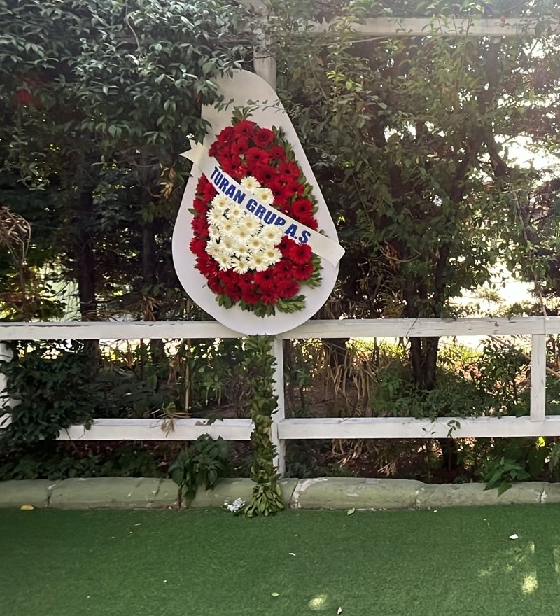 Kırmızı Beyaz Gerbera Açılış ve Tören Çelengi