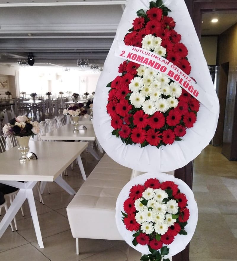 Kırmızı Beyaz Gerbera İki Katlı Tören ve Düğün Çelengi