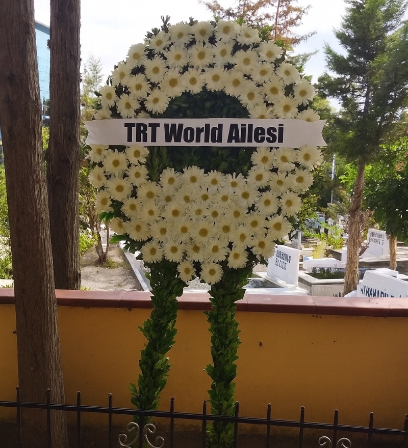 Klasik Beyaz Gerbera Cenaze ve Taziye Çelengi